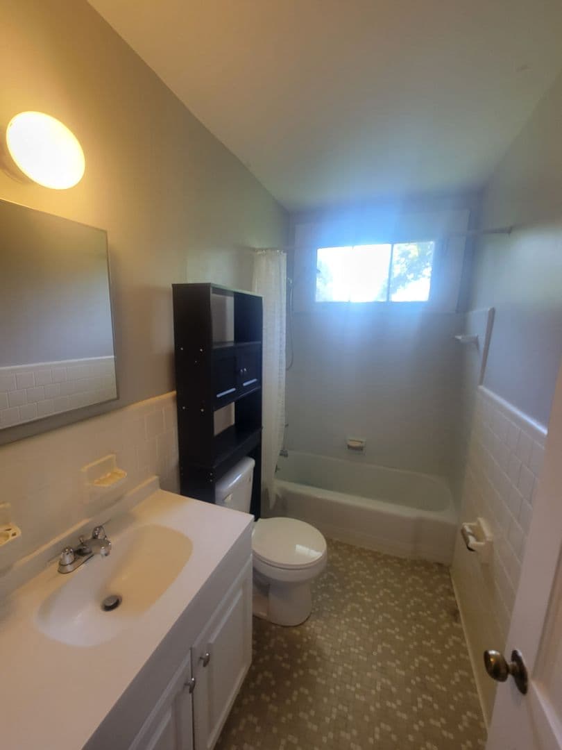 Augusta Apartment: 1330 Wingfield St