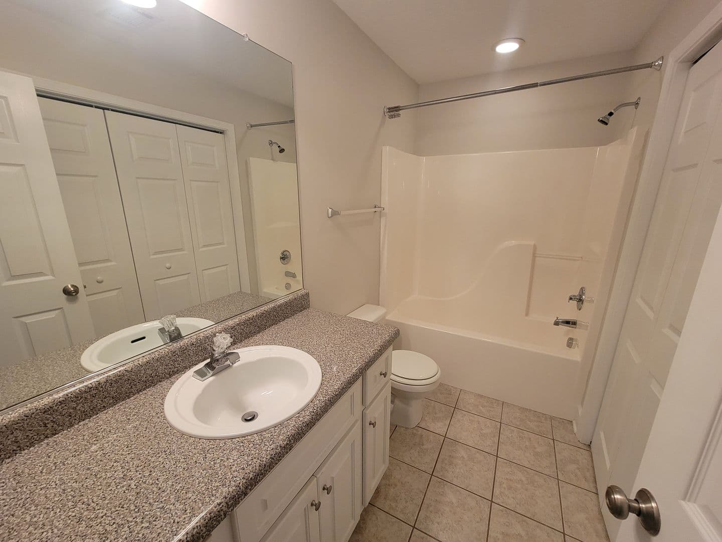 Grovetown House: 392 Bowen Falls