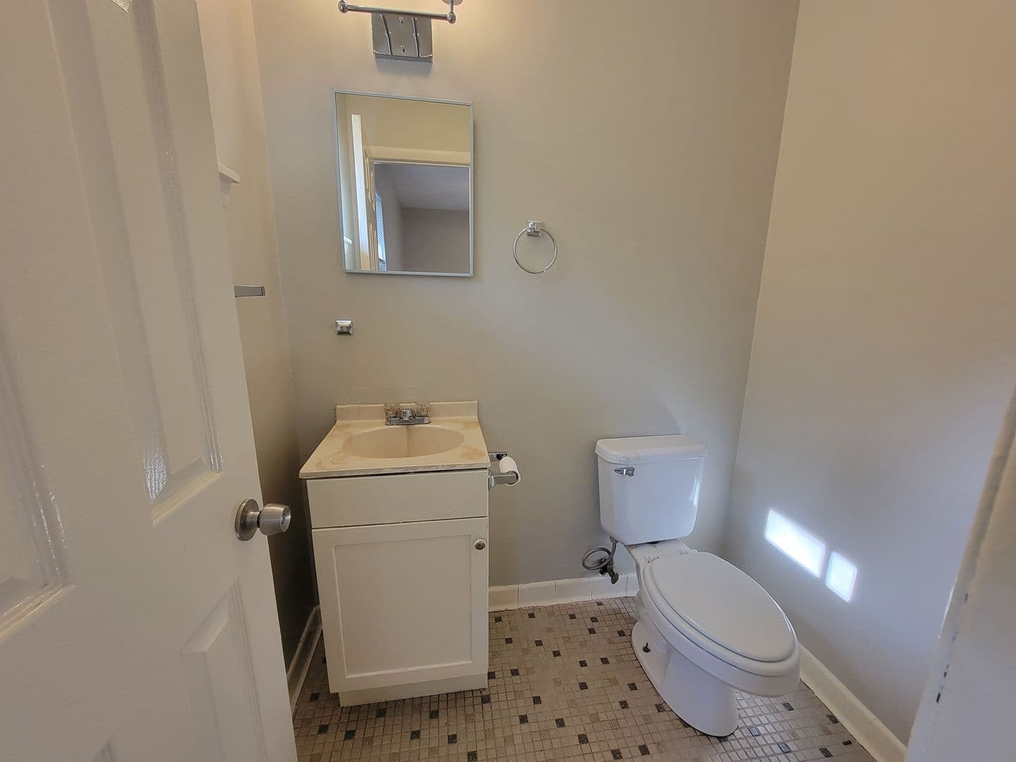 Martinez House: 225 Pecan Dr