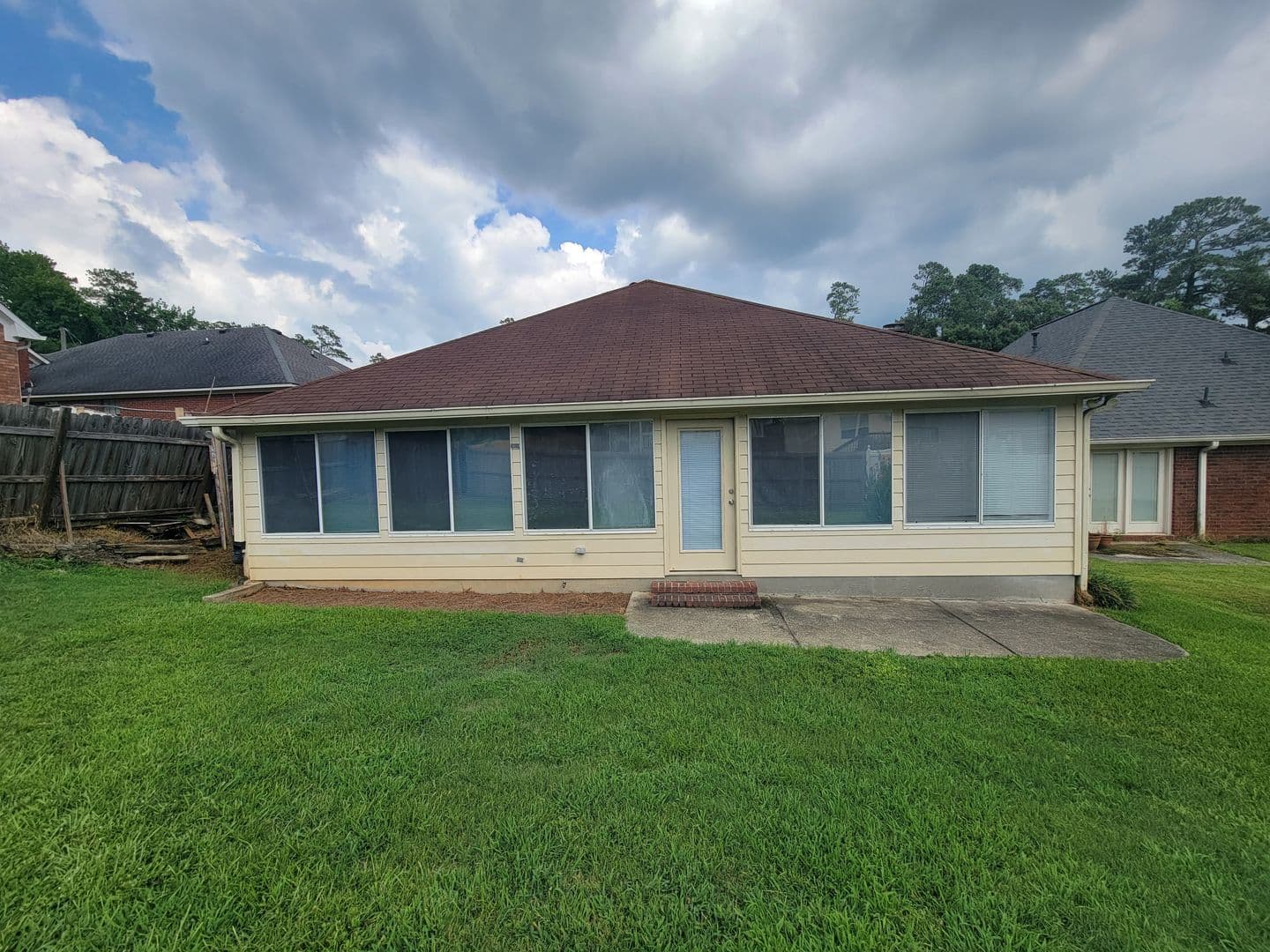 Augusta House: 2910 Pointewest Dr