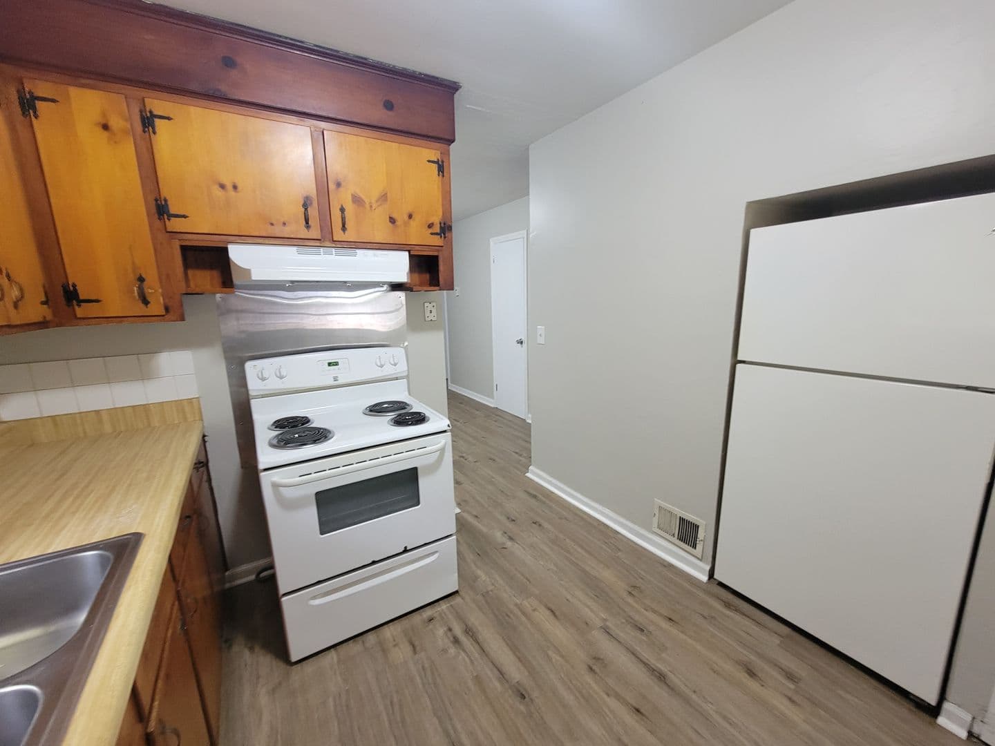 Augusta House: 2441 Dickey Rd