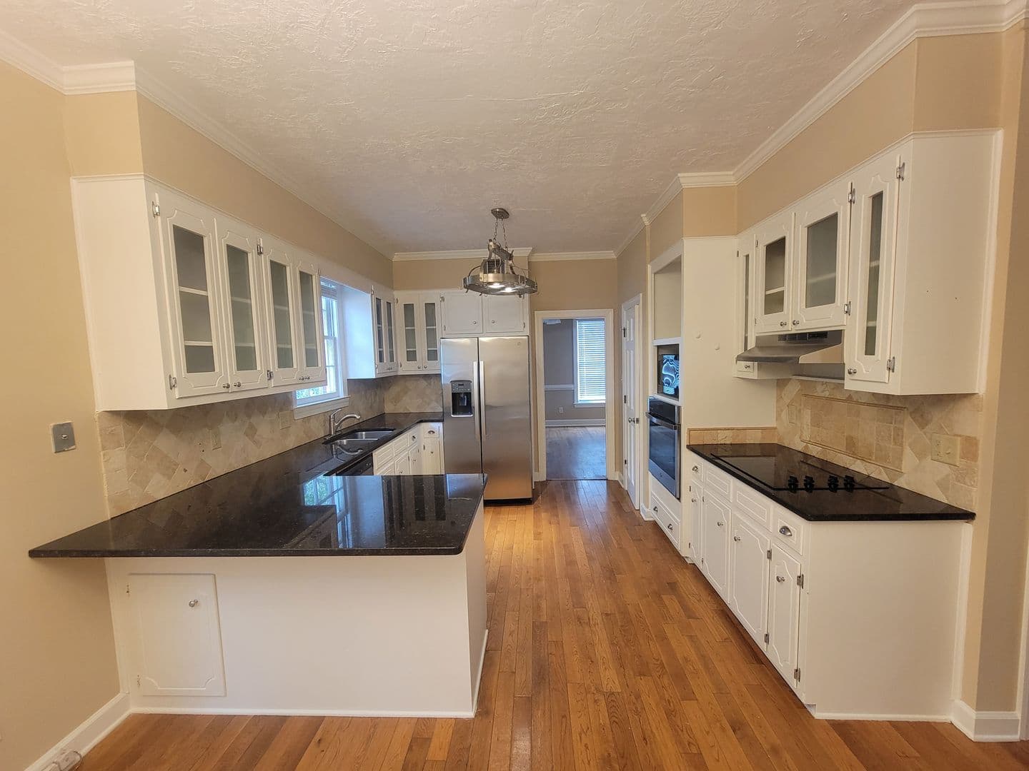 Martinez House: 288 Wakefield Ln S