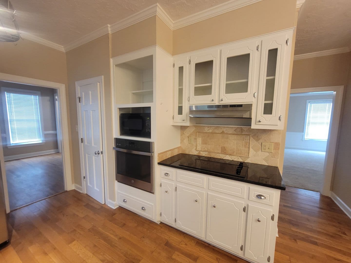 Martinez House: 288 Wakefield Ln S