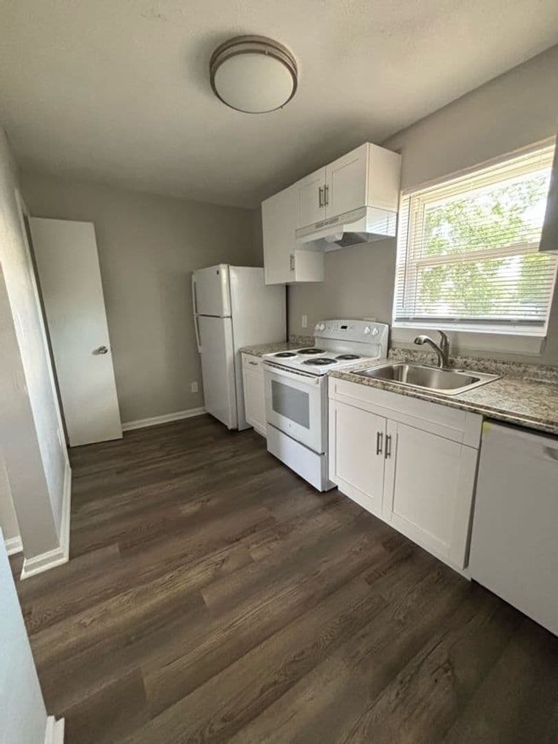 Augusta Apartment: ~110 3rd Street