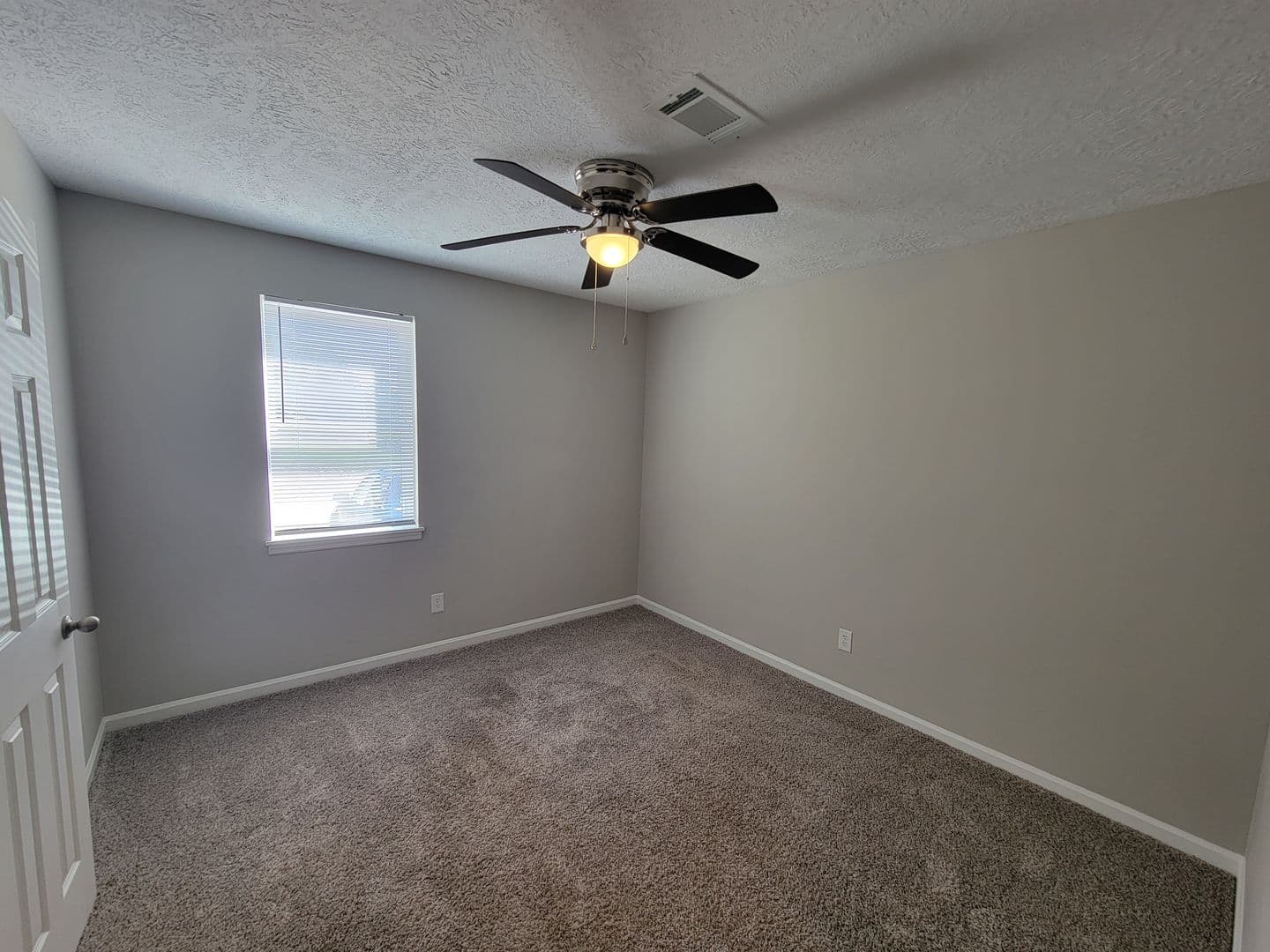 Martinez Apartment: 123 Samarya Ln