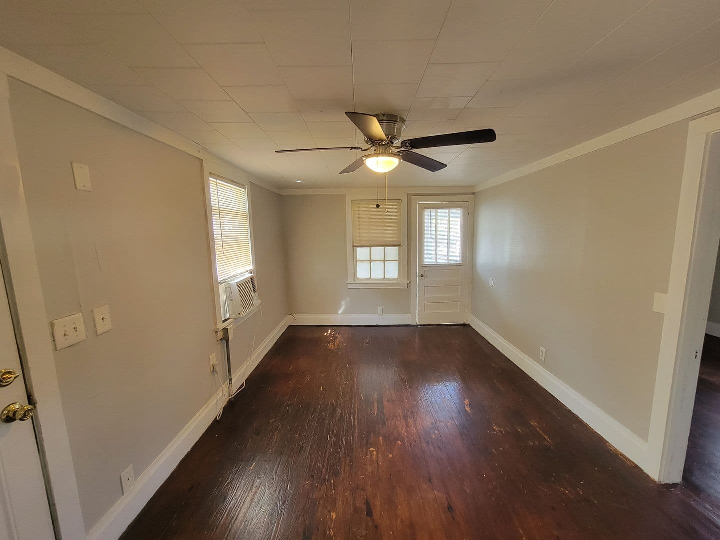 Augusta Apartment: 1951 Barnes Rd