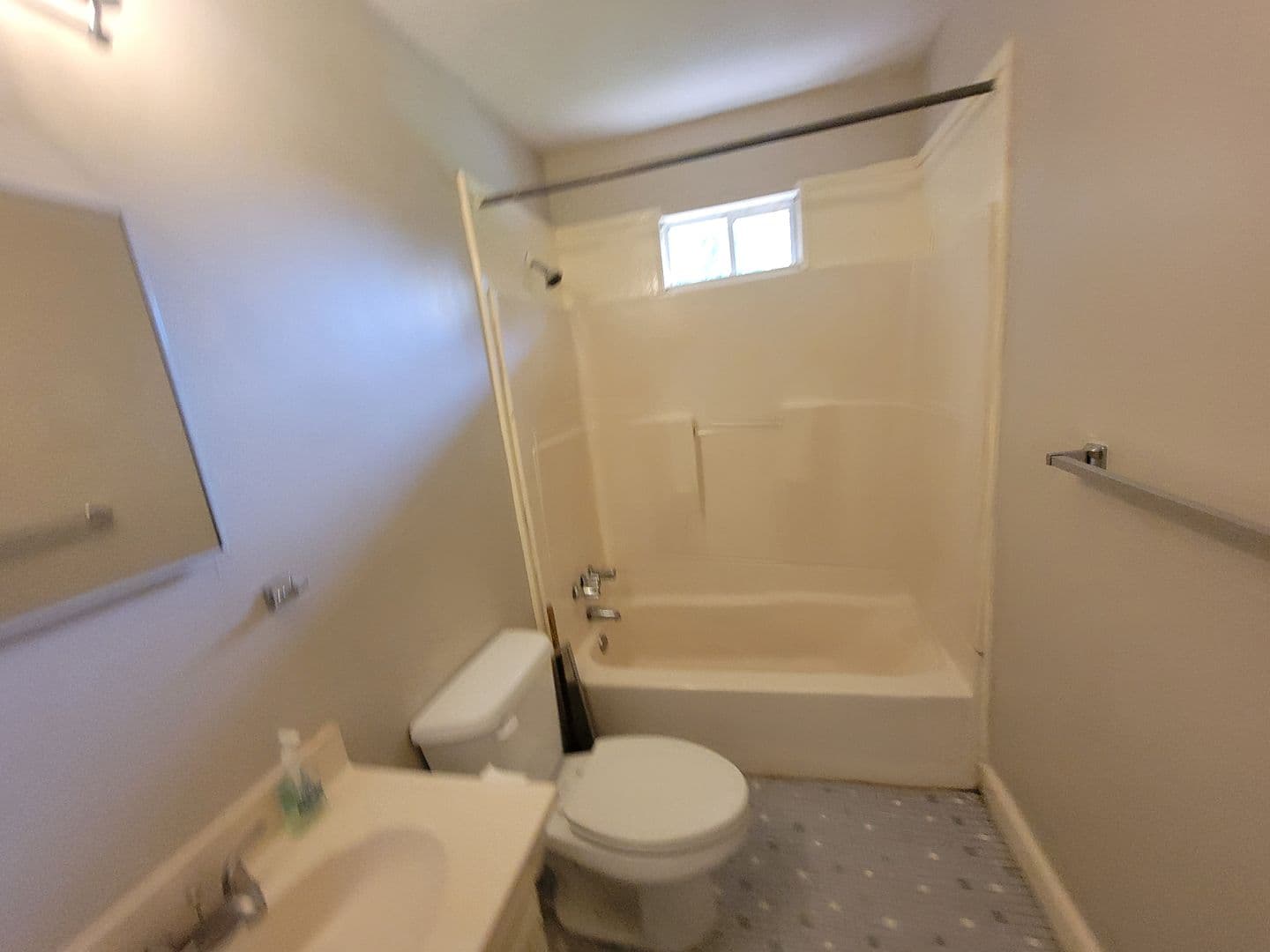 Martinez House: 225 Pecan Dr