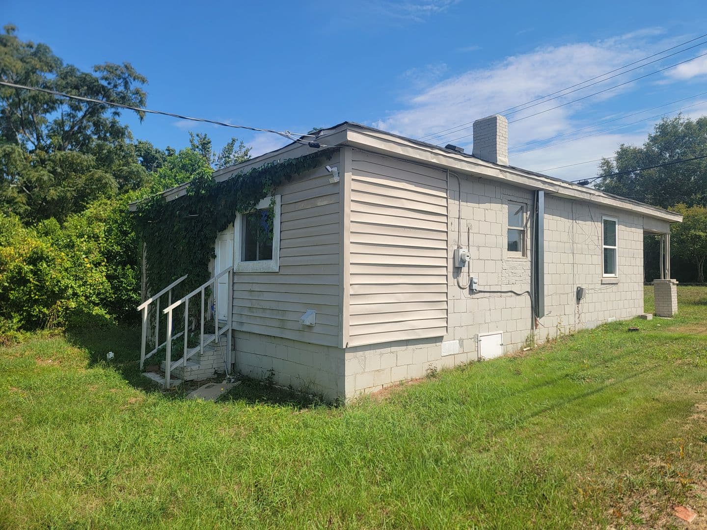 Augusta House: 2133 Grand Boulevard