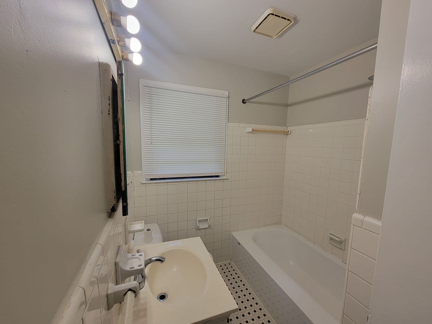 Augusta House: 2441 Dickey Rd