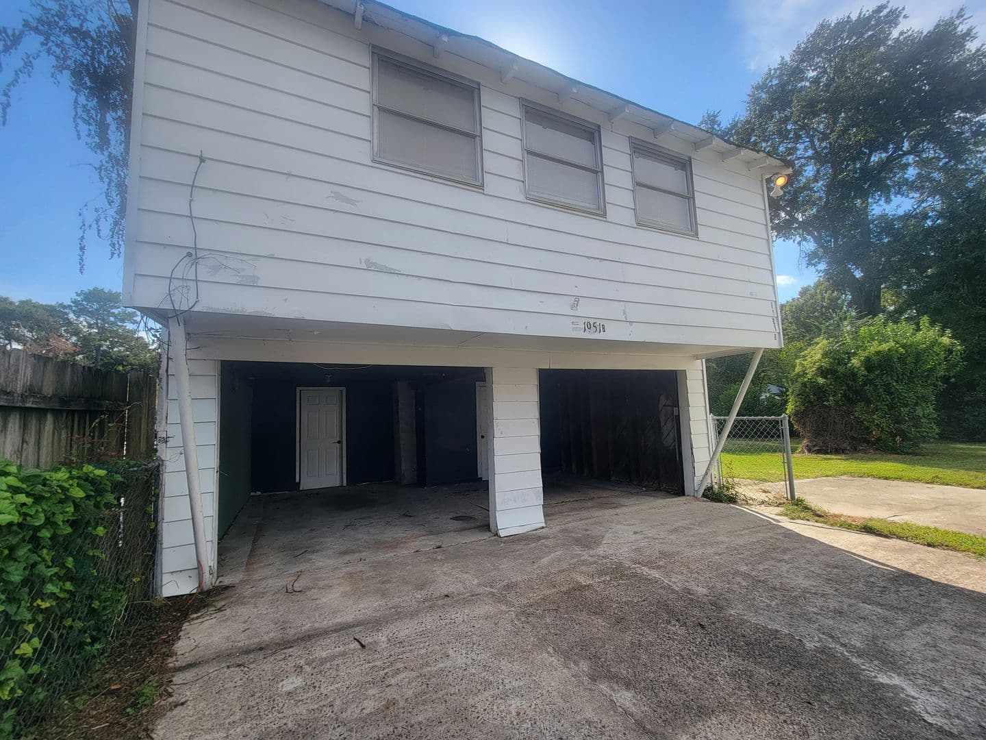 Augusta Apartment: 1951 Barnes Rd