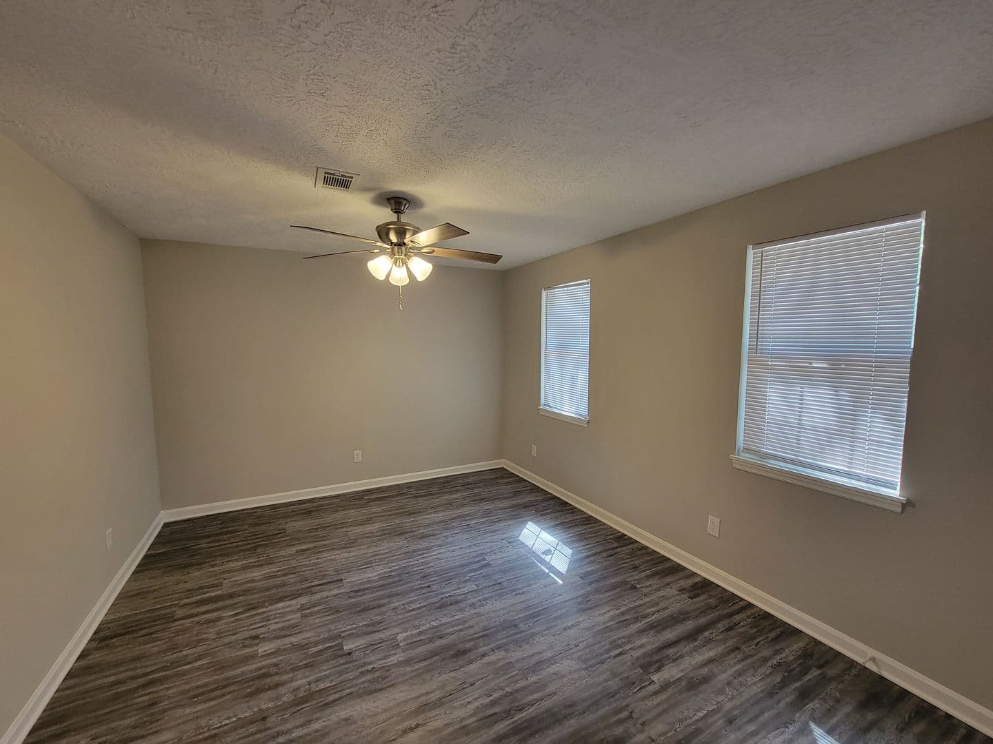 Martinez Apartment: 123 Samarya Ln