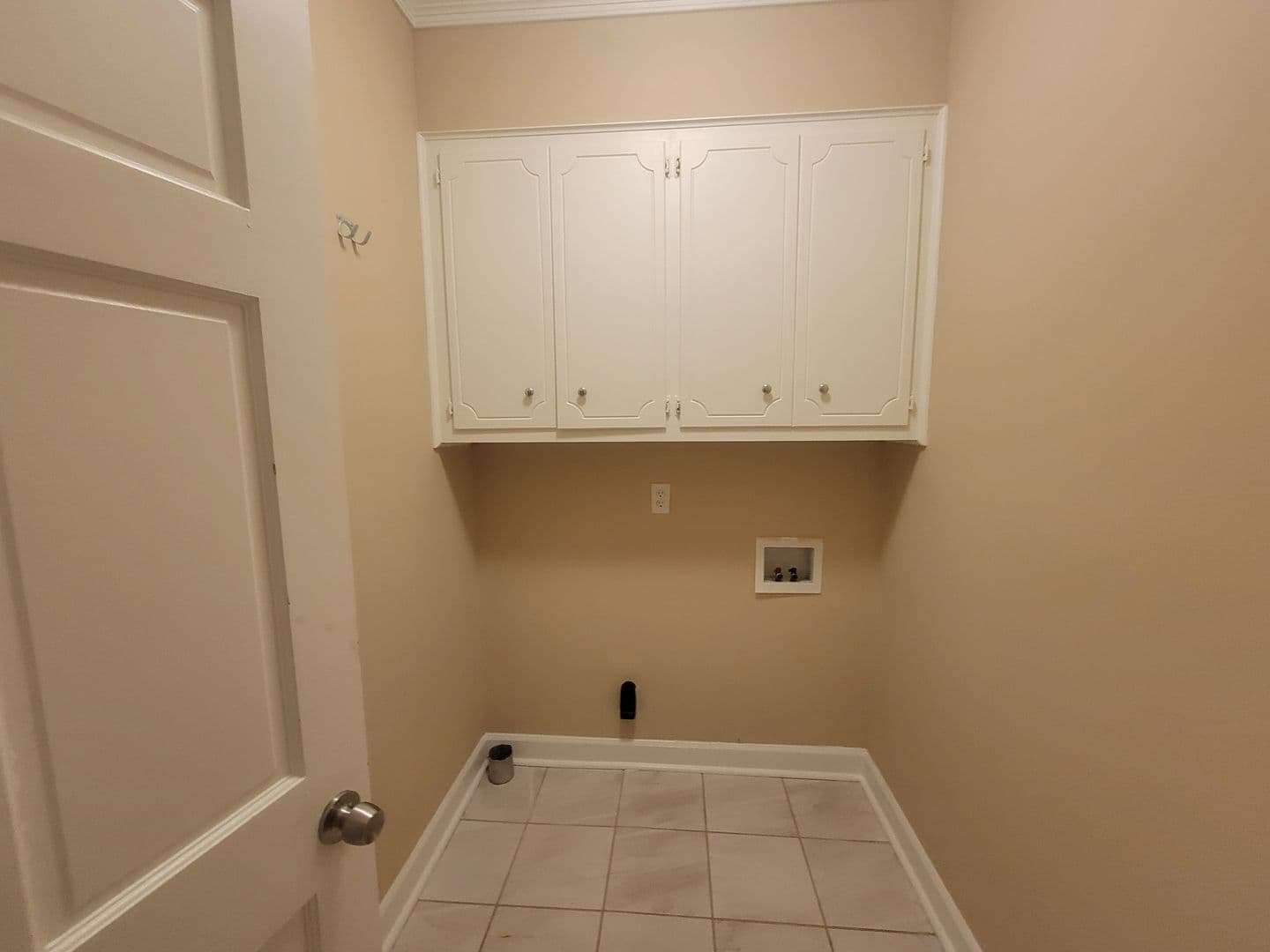 Martinez House: 288 Wakefield Ln S