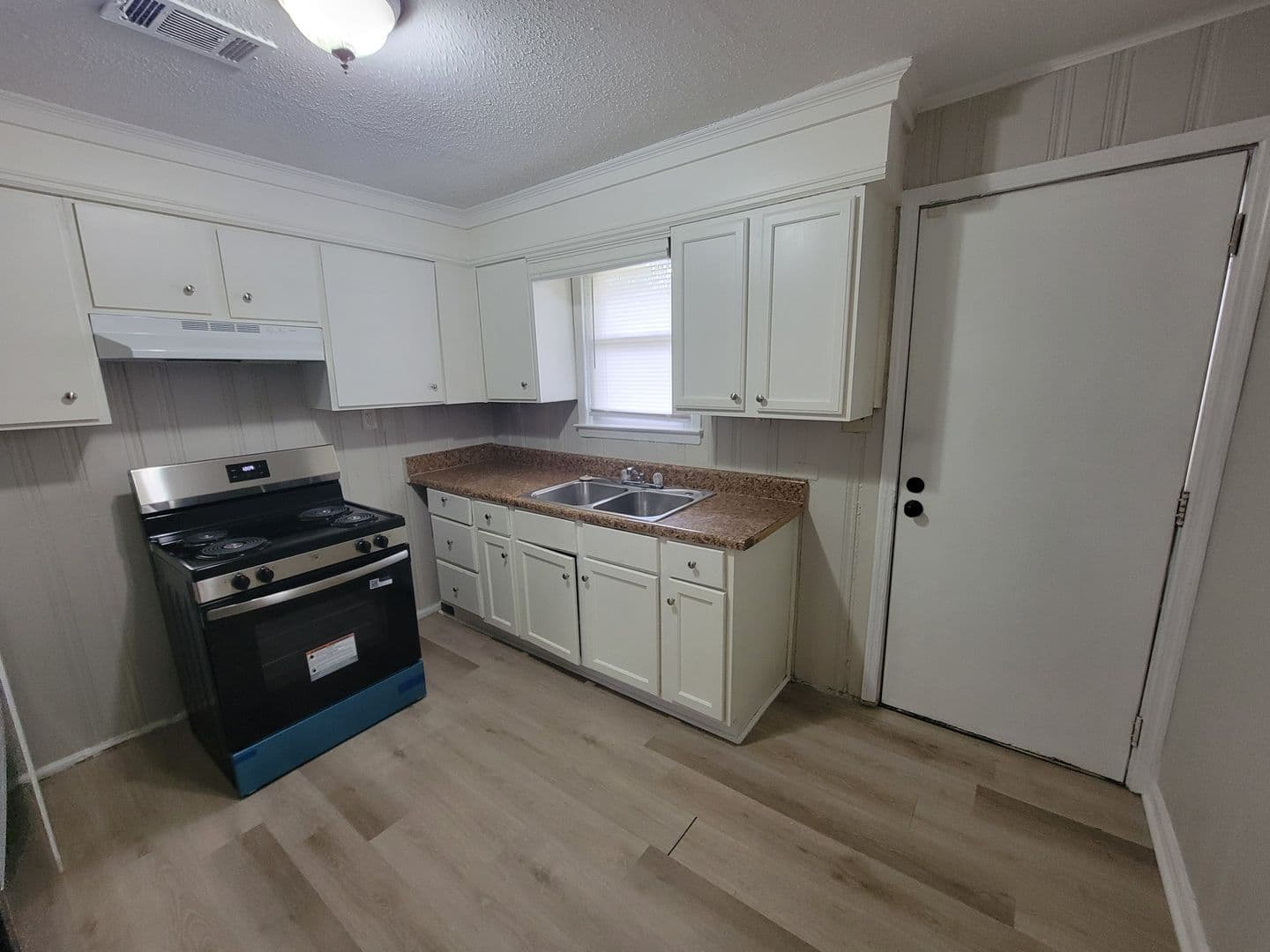 Augusta House: 2111 Dyer Street