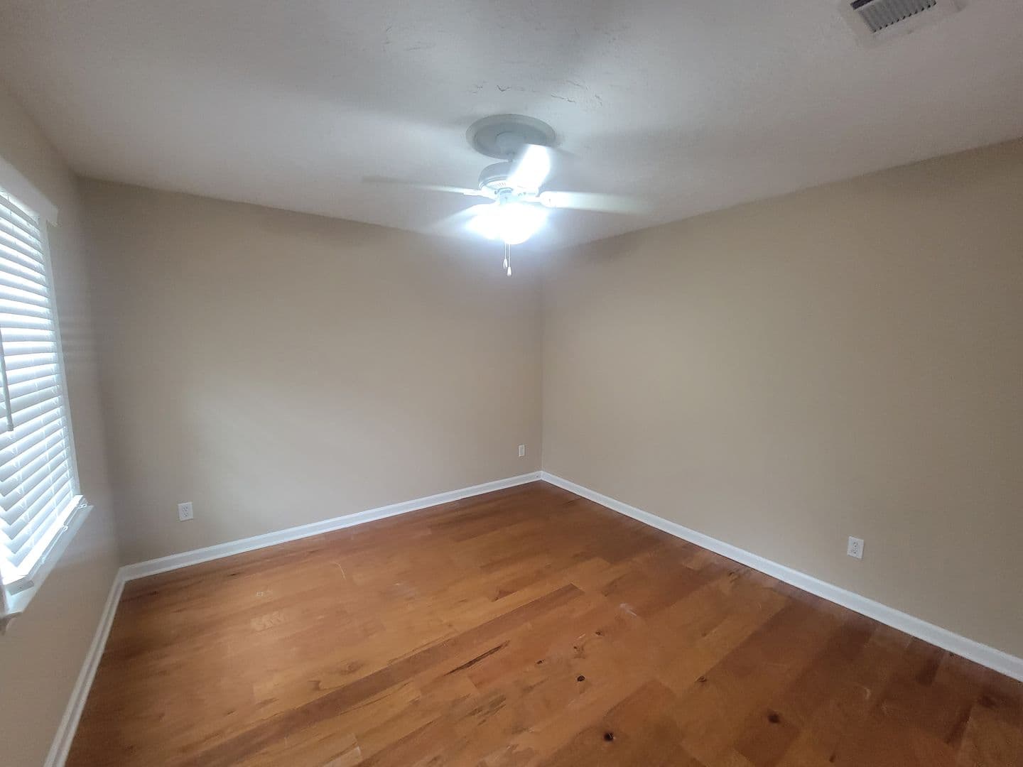 Martinez House: 288 Wakefield Ln S