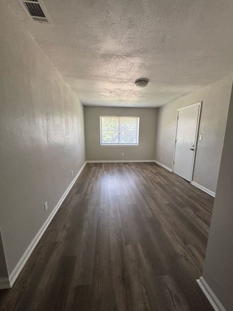 Augusta Apartment: ~110 3rd Street
