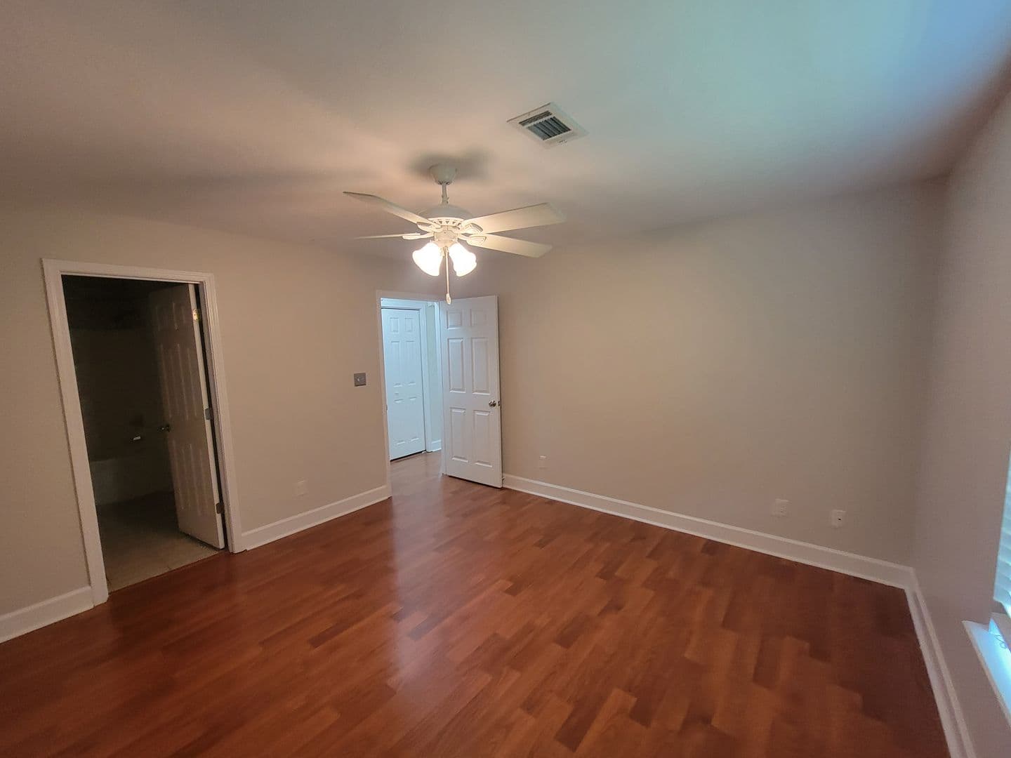 Grovetown House: 392 Bowen Falls