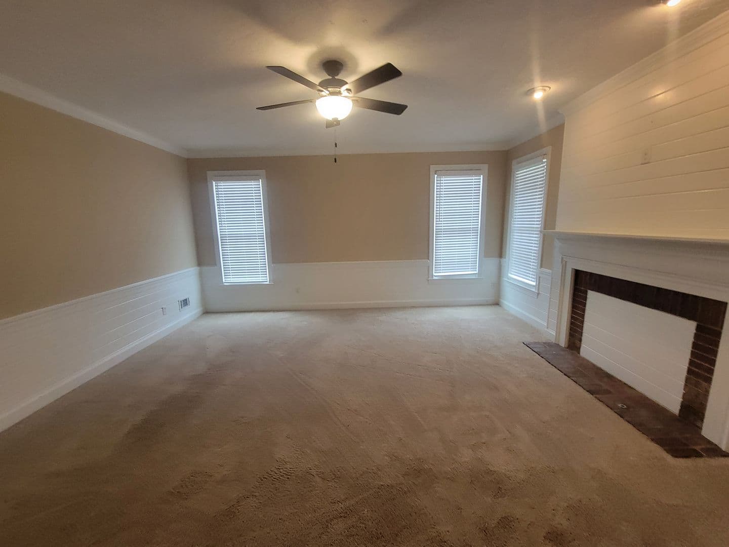 Martinez House: 288 Wakefield Ln S