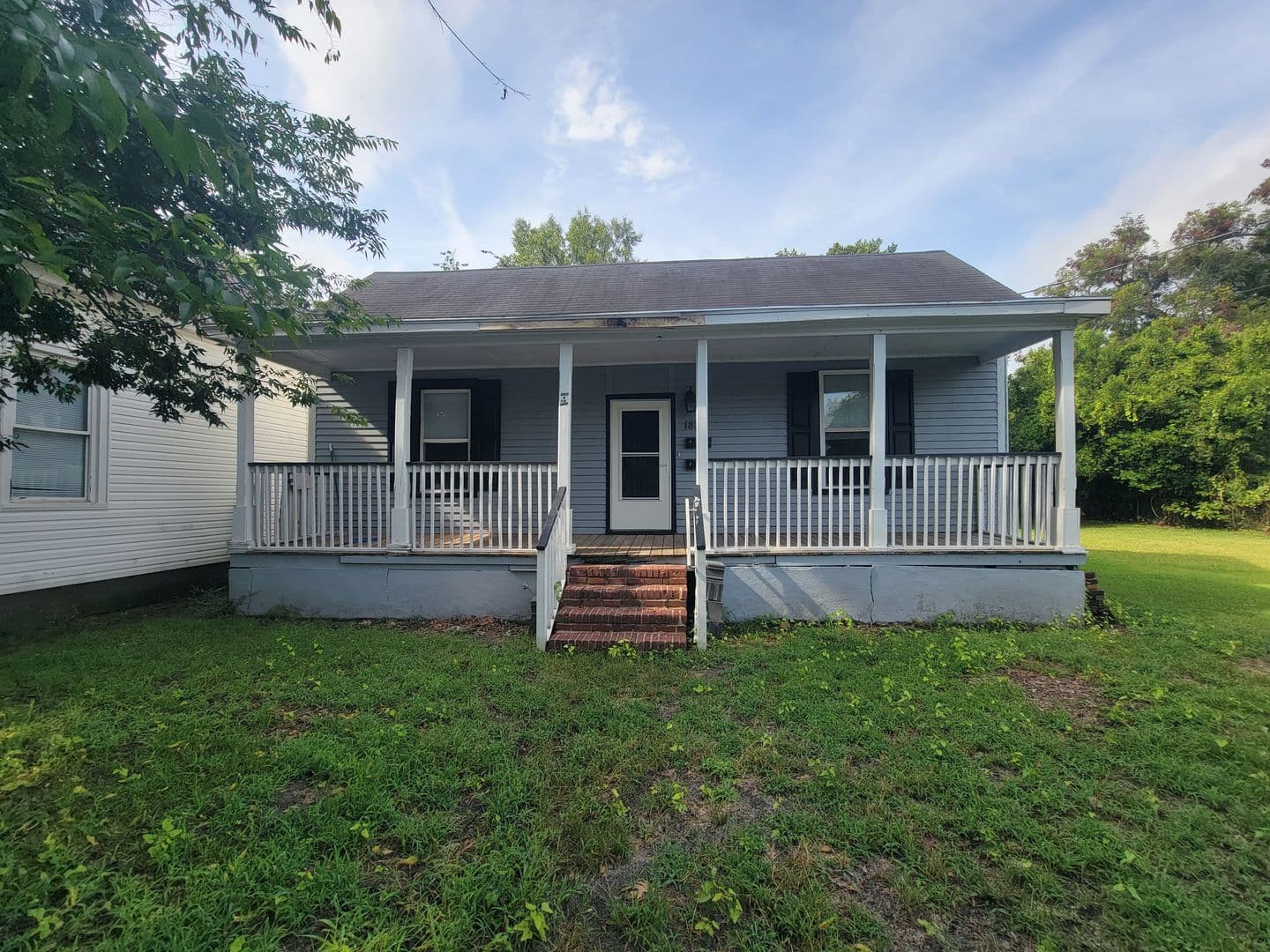 Augusta Apartment: 1824 Watkins Street