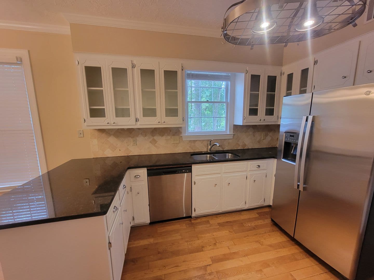 Martinez House: 288 Wakefield Ln S
