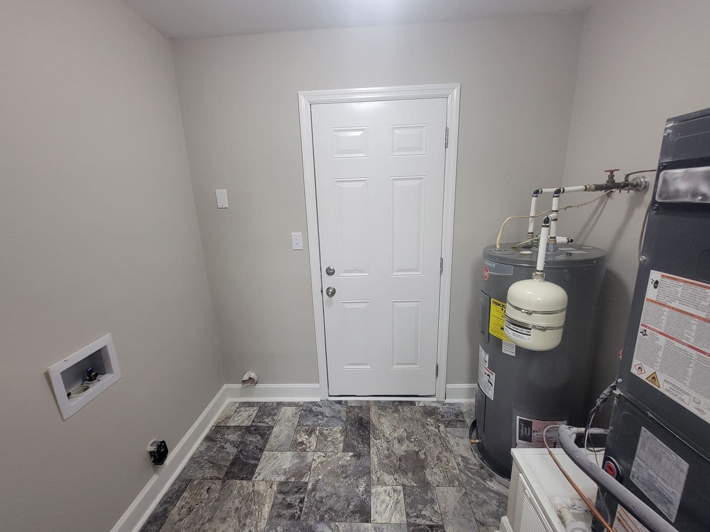 Aiken Apartment: 1546 Hamilton Dr - 202