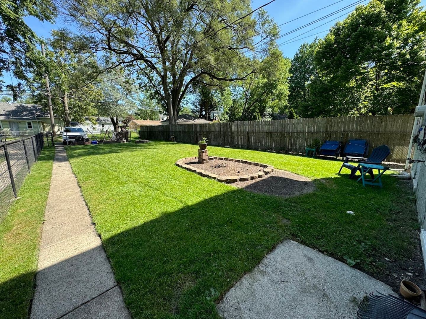 Ferndale Apartment: 143 E Chesterfield