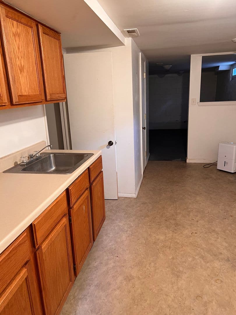 Wayne House: 3430 Pershing St