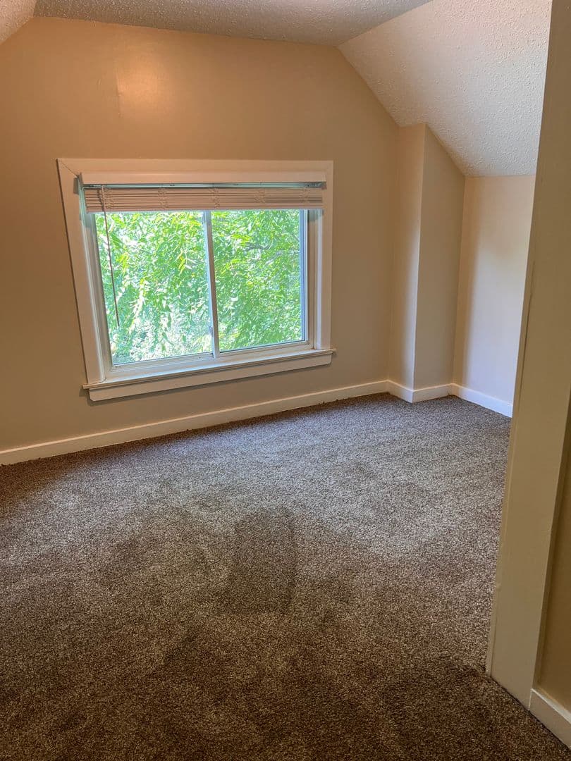 Wayne House: 3430 Pershing St