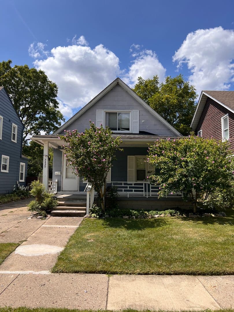 Wayne House: 3430 Pershing St