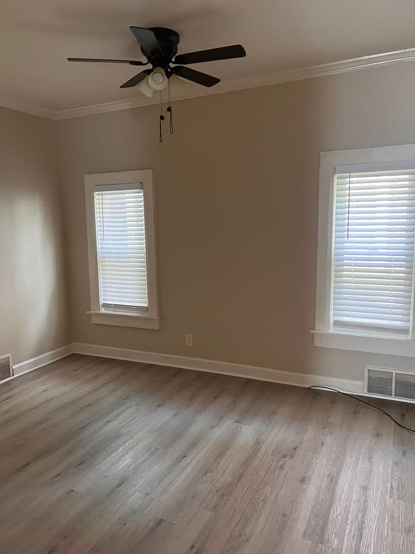 Wayne House: 3430 Pershing St