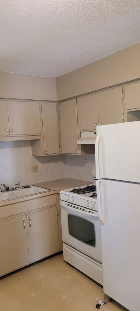 Grandview Townhome: 705 Deweese