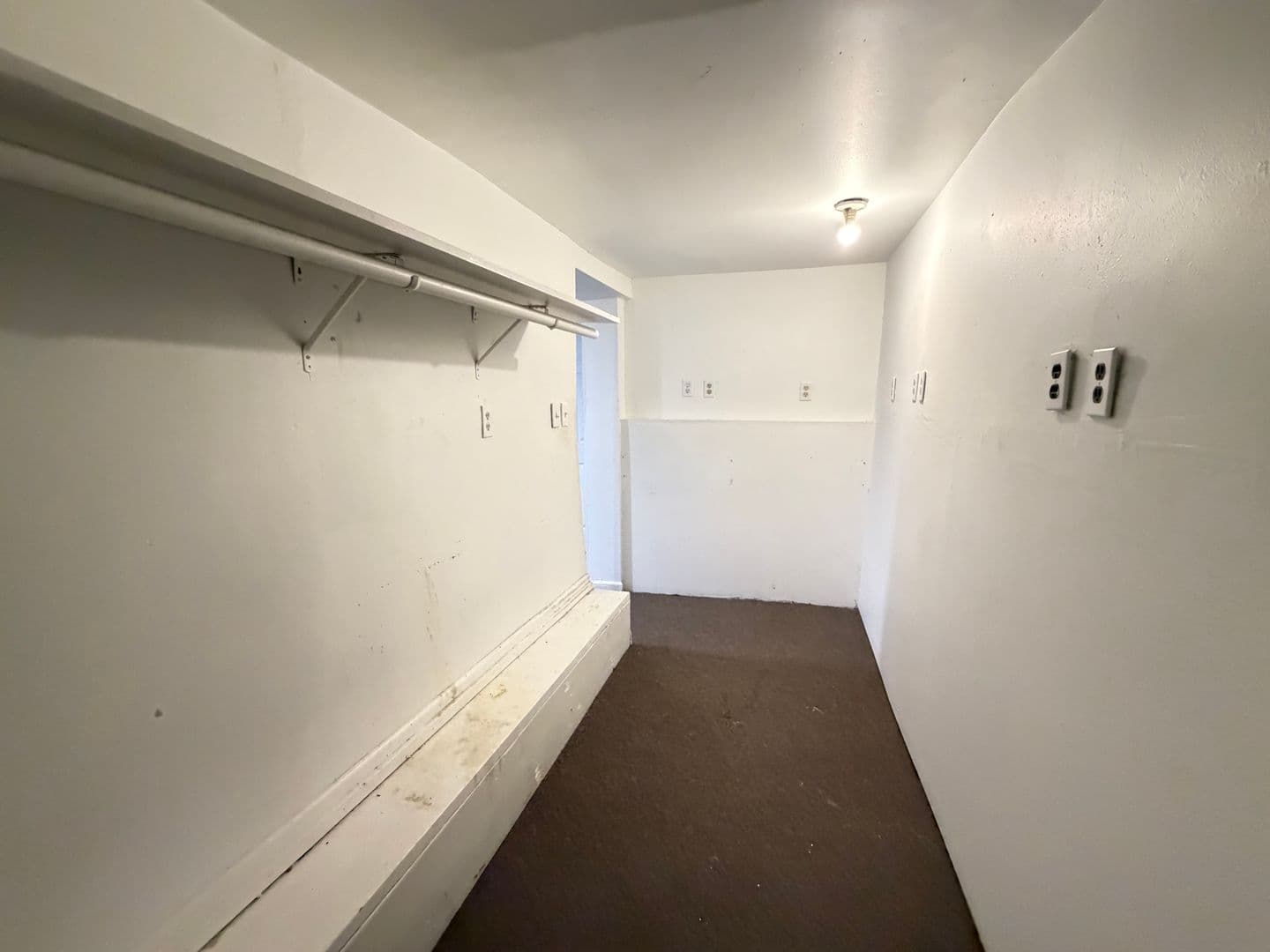 Seattle Apartment: 5415 6th Ave NW