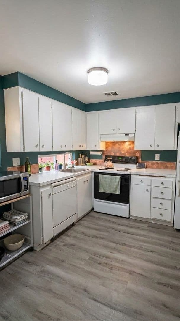 Seattle Apartment: 14000 Greenwood Ave N