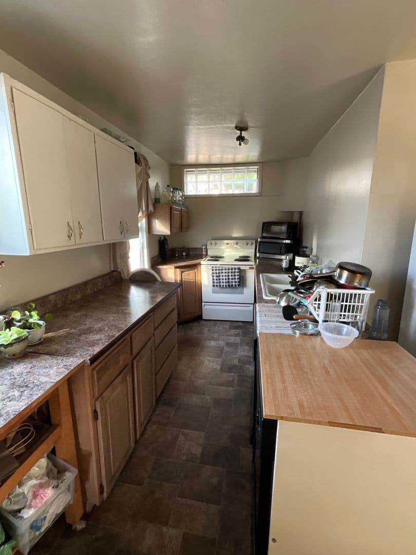 Seattle Apartment: 5415 6th Ave NW