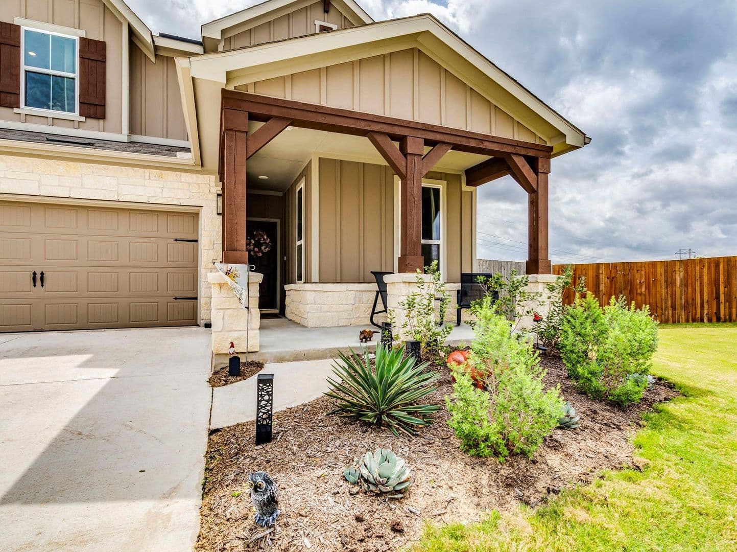 Buda House: 297 Tree Nut Loop