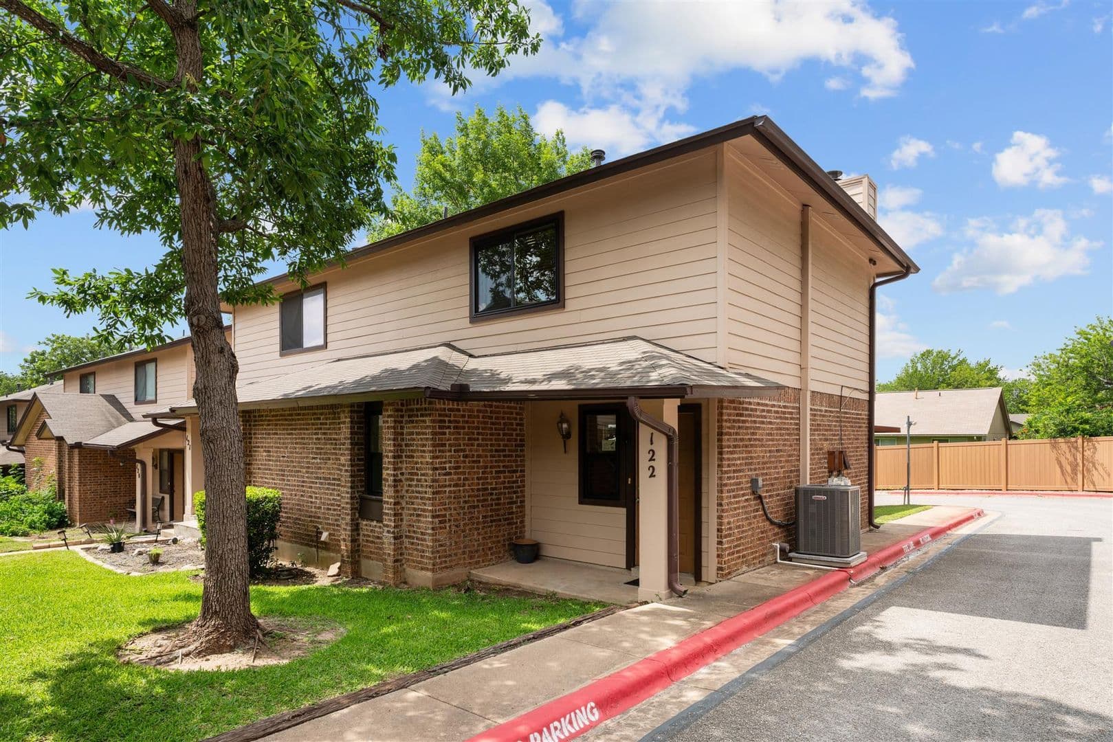 Austin House: 101 Clearday Dr. #122