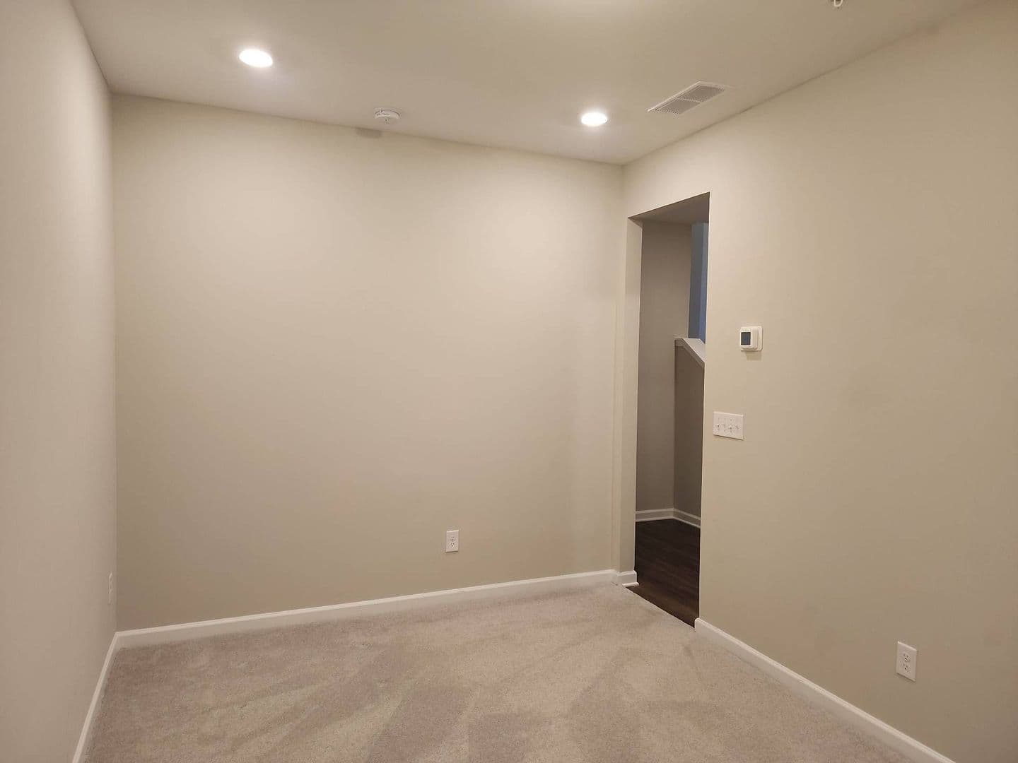 Woodstock Townhome: 327 Commons Ave.