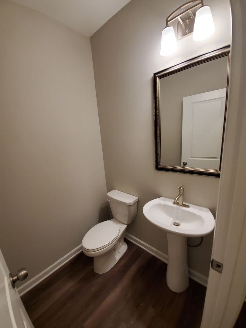 Woodstock Townhome: 327 Commons Ave.