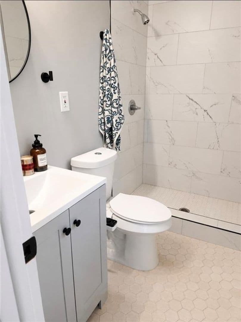 Decatur House: 1551 Pine Glen Circle