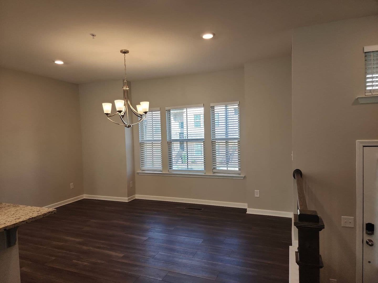 Woodstock Townhome: 327 Commons Ave.