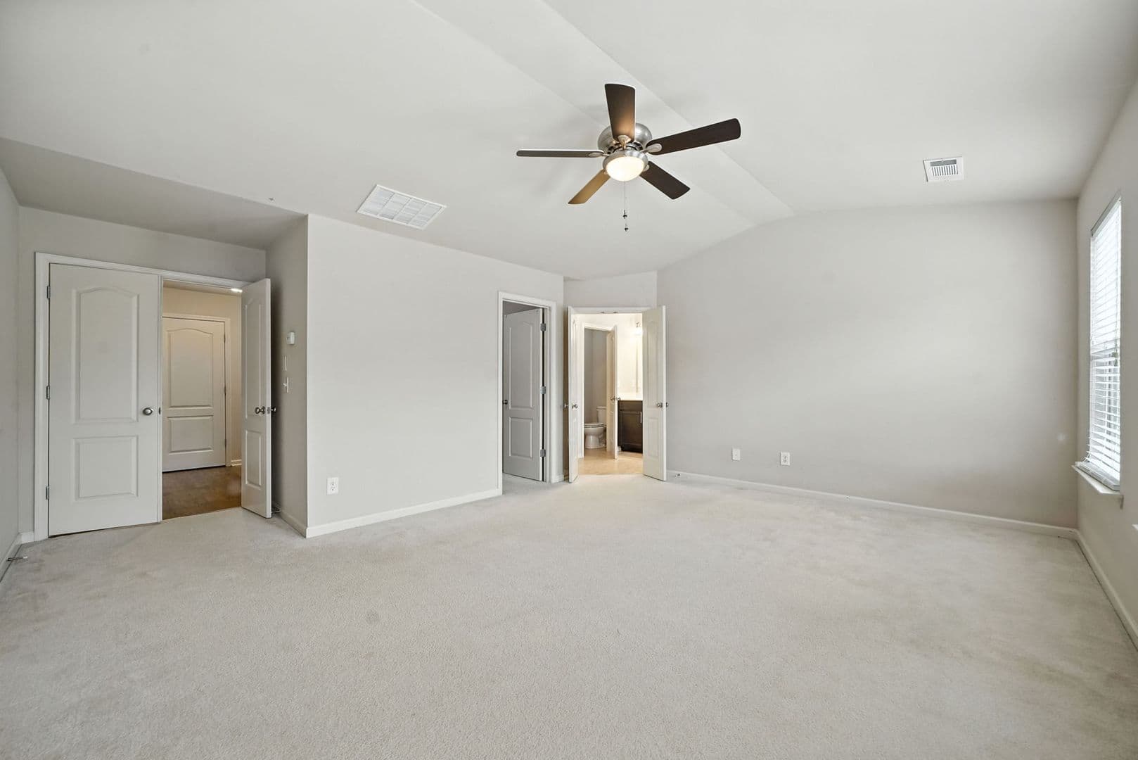 Buford Townhome: 2408 Chancery Mill Lane #257