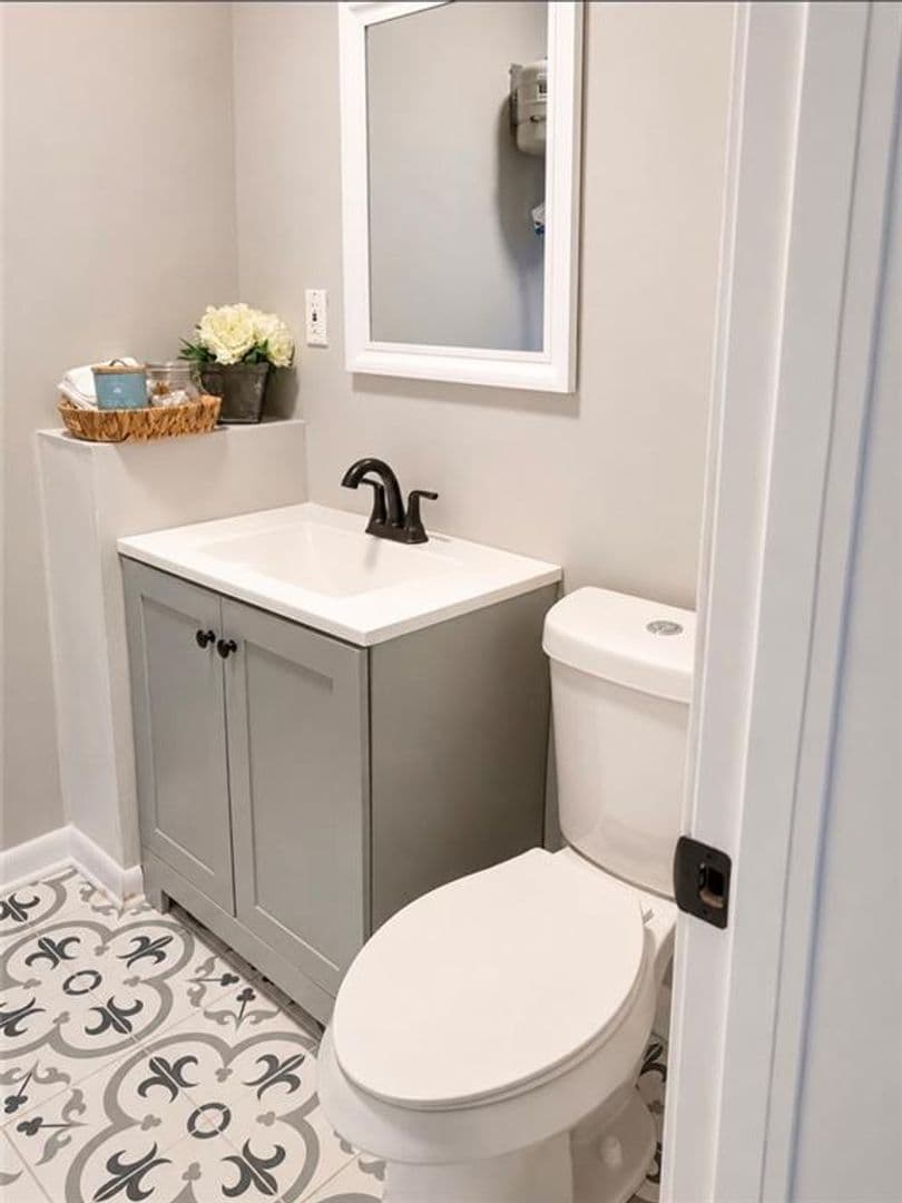 Decatur House: 1551 Pine Glen Circle