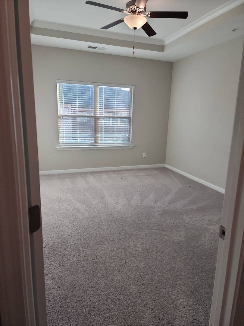 Woodstock Townhome: 327 Commons Ave.