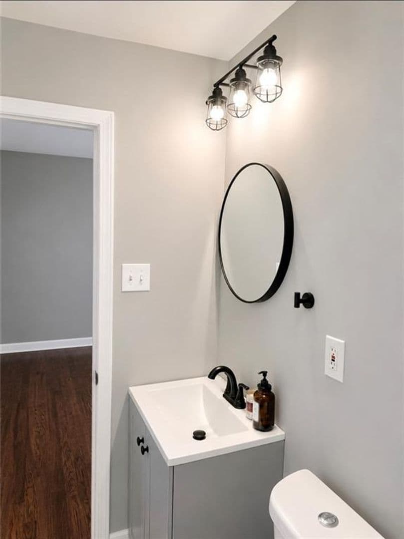 Decatur House: 1551 Pine Glen Circle