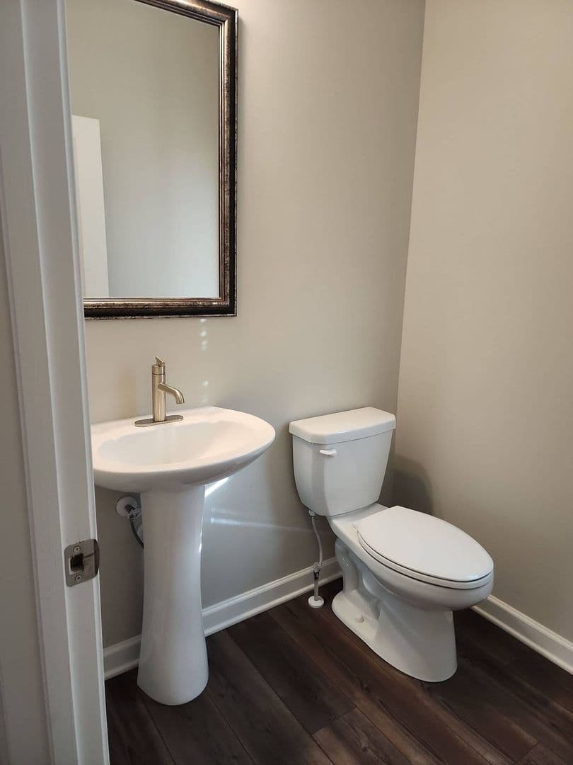 Woodstock Townhome: 327 Commons Ave.