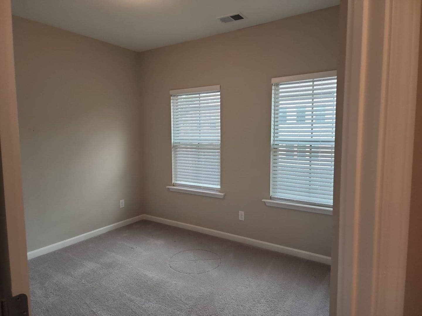 Woodstock Townhome: 327 Commons Ave.