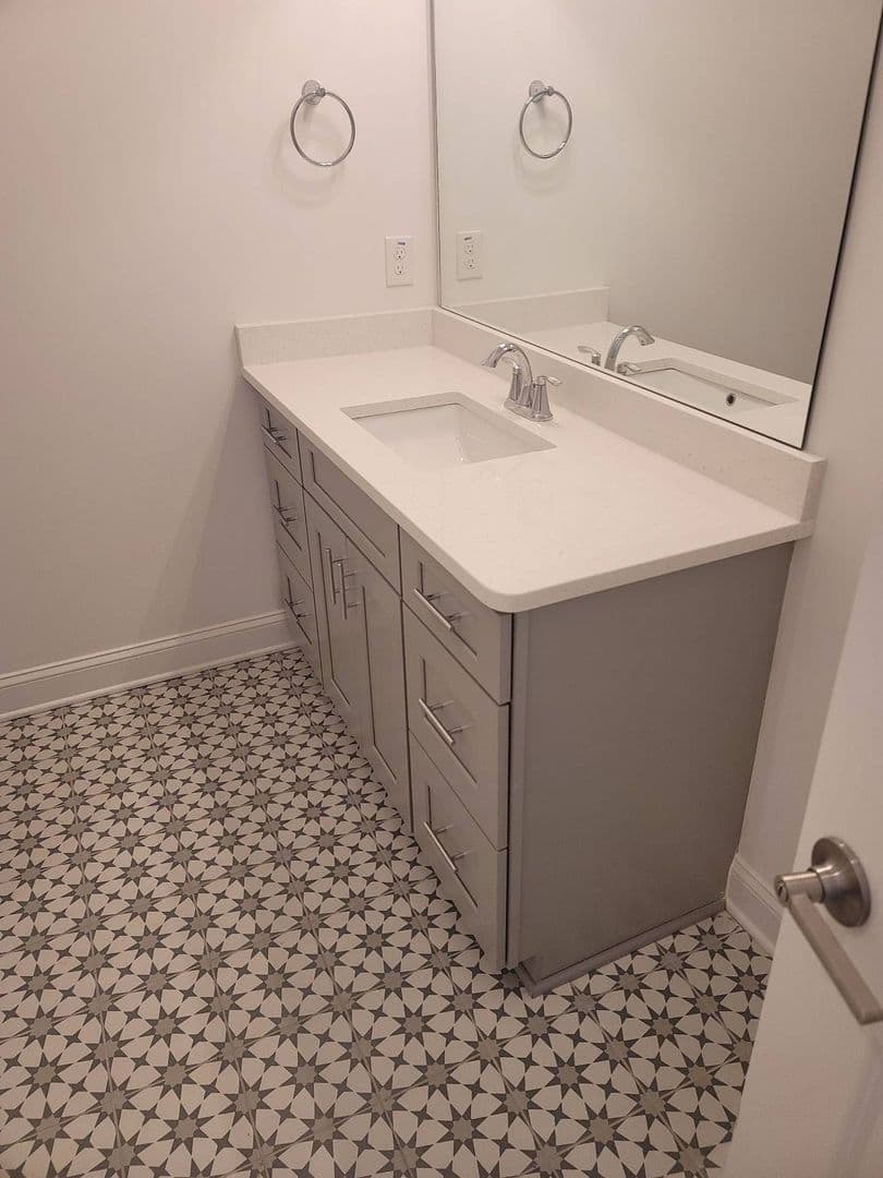 Woodstock Townhome: 121 Pearl Street