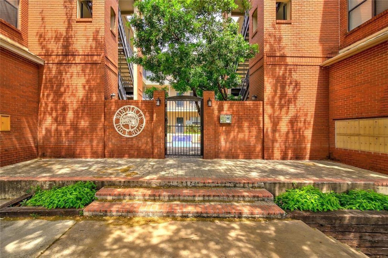 Austin Condo: 106 E. 30th St