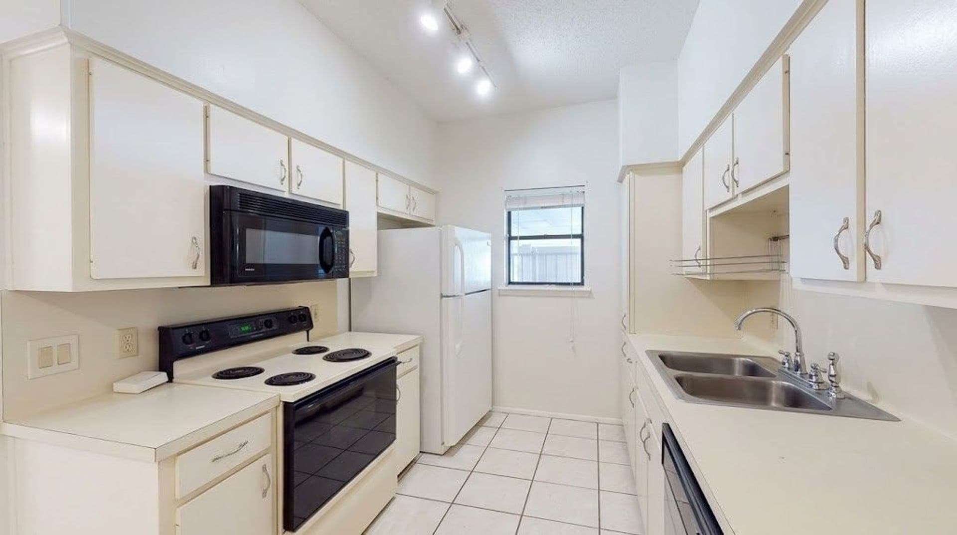 Austin Condo: 106 E. 30th St
