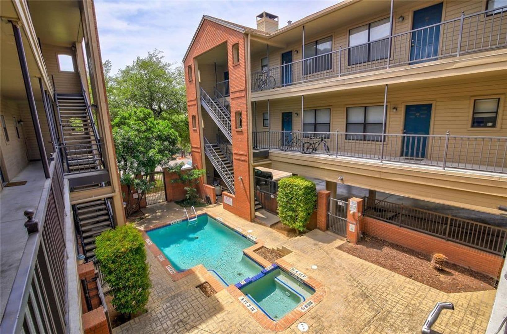 Austin Condo: 106 E. 30th St