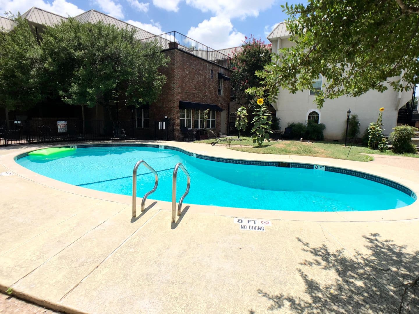 Austin Condo: 910 Duncan Lane